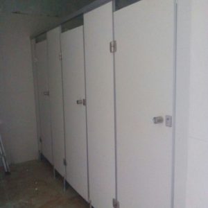 Pemasangan toiletcubicle dari PVC Board untuk RSUD Padangan Bojonegoro