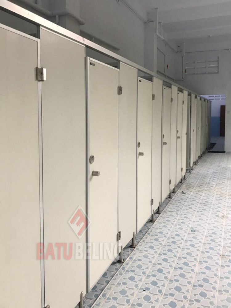Partisi Toilet Pvc Board - Cubicle Tipe Ekonomis