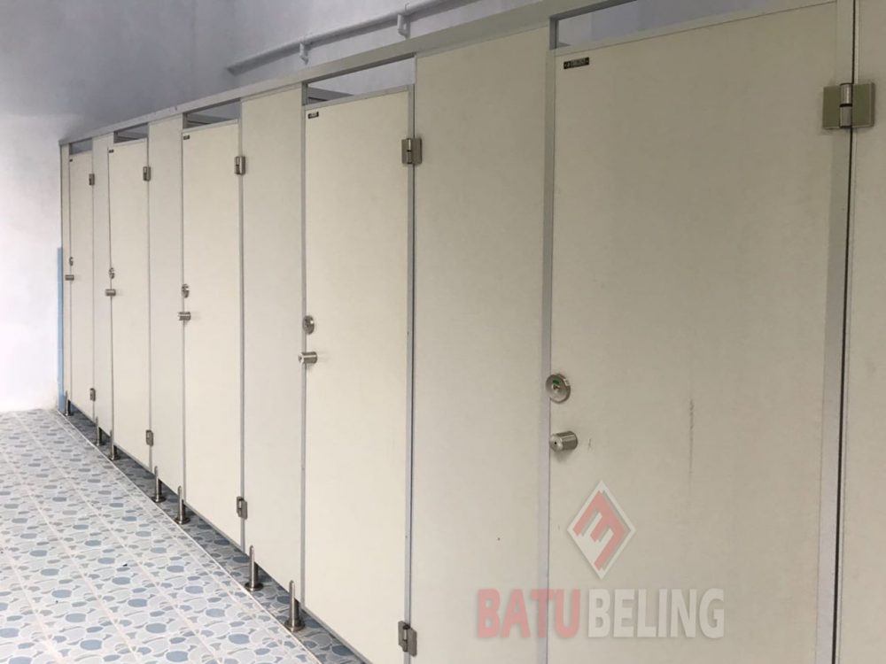 Partisi Toilet Pvc Board - Cubicle Tipe Ekonomis