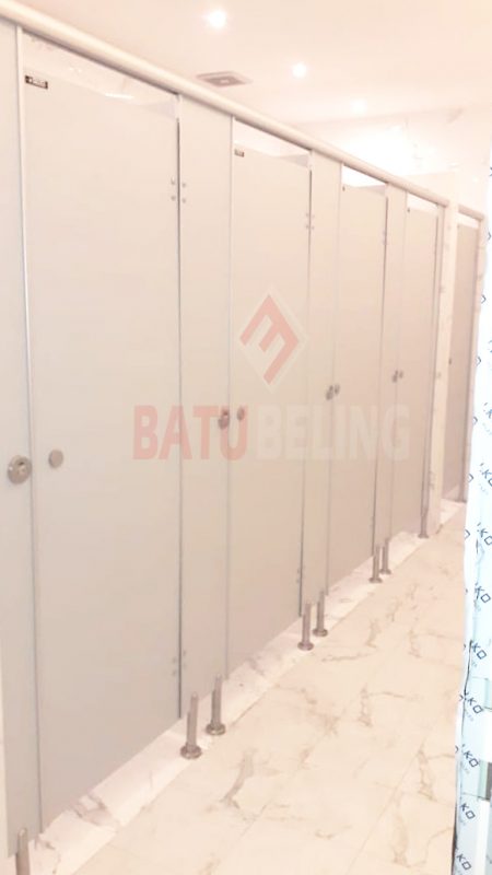 Cubicle Toilet Al - Khairiyah Surabaya